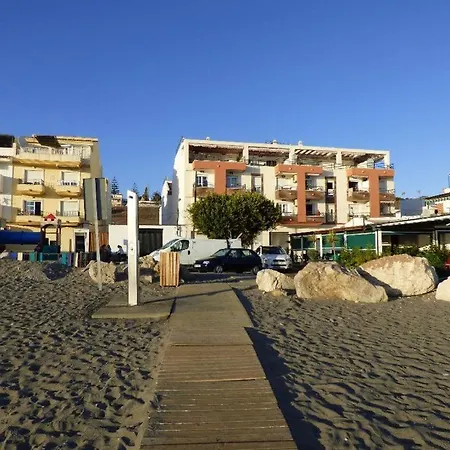 Maravilloso En Primera Linea De Playa Con Vistas Al Mar En 2 C *